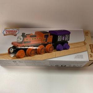 Fisher Price Thomas & Friends Wooden Railway Nia 2021 NEW Orange Purple